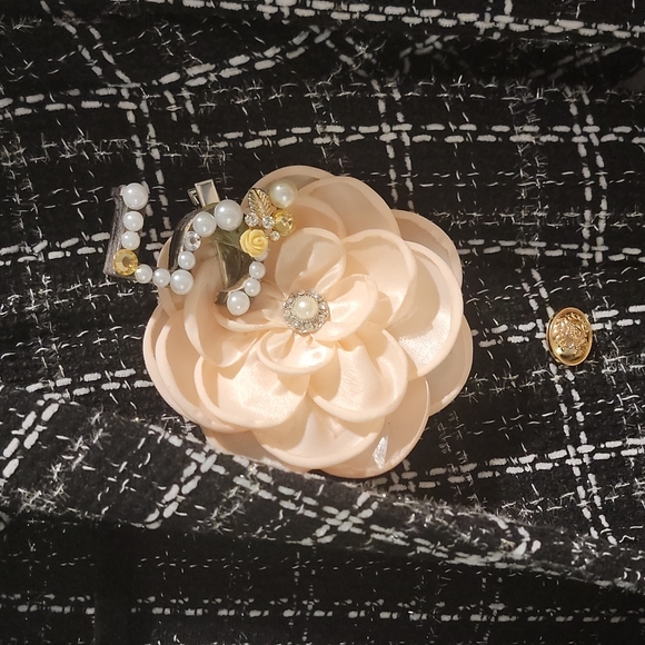 Blazer - Picture 2 of 3